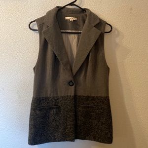 Cabi suit style vest size XS runs a little big